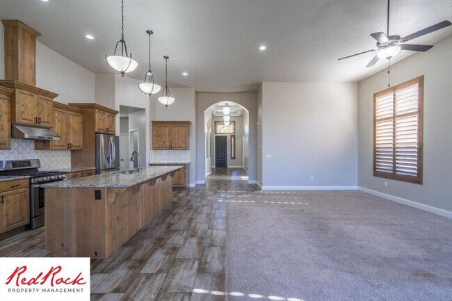 Building Photo - Pet-Friendly 3 Bedroom Home In A Great Neighborhood