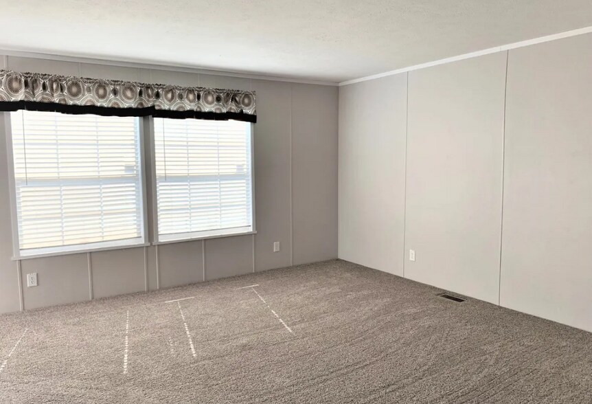 Building Photo - 16703 Fall River Rd