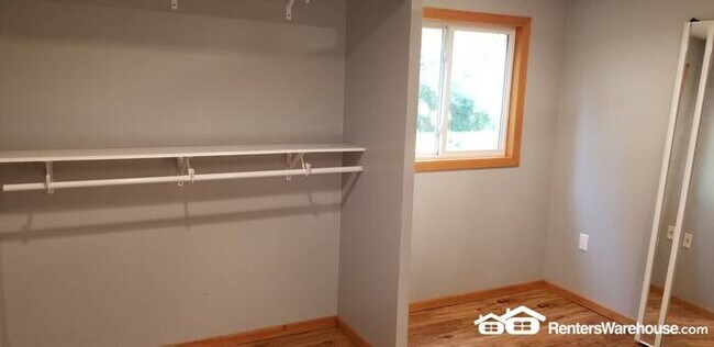 Building Photo - Available Now = 4 Bedroom 2 Bath Updated H...