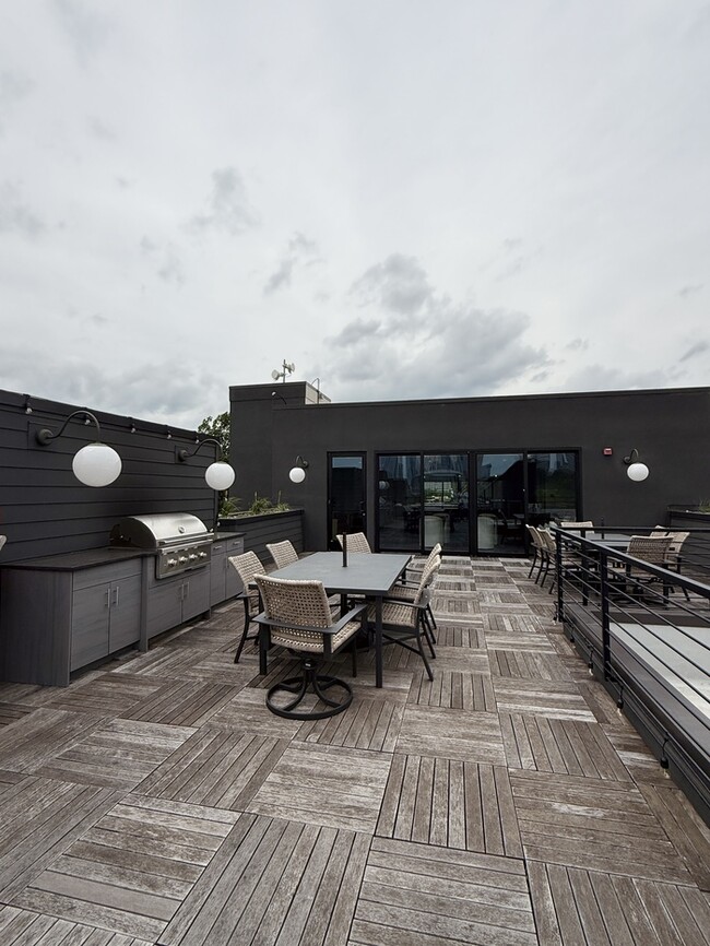Building Photo - Cozy 1 Bed & 1 Bath Apartment in Nashville...