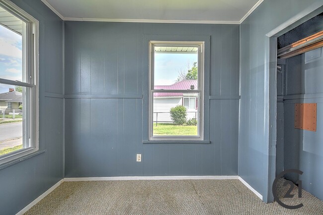 Building Photo - 1305 Willow St