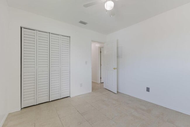 Building Photo - 16595 Davis Rd