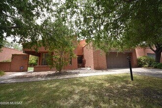 Building Photo - 5120 E Woodgate Ln