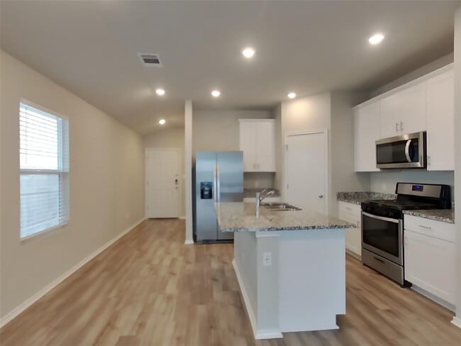 Building Photo - 3528 Stride Ln