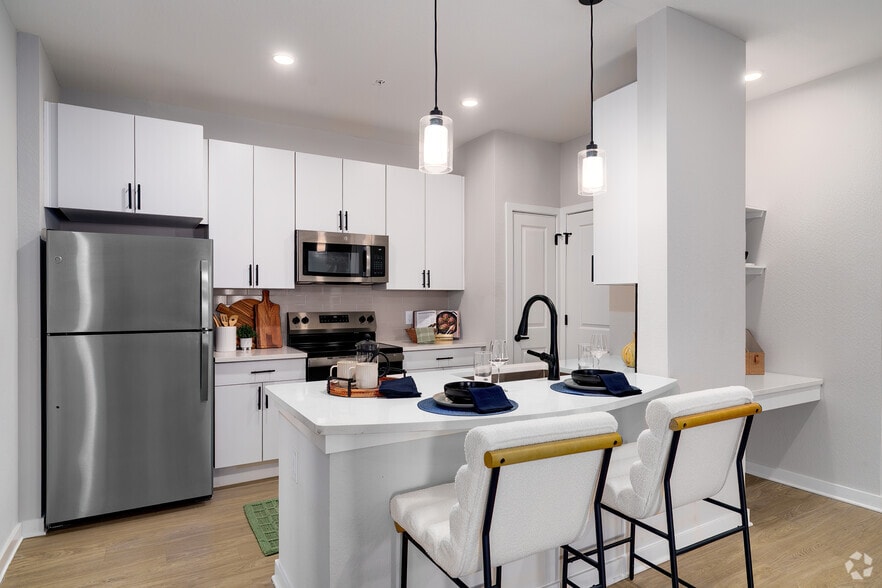 2BR, 2BA - 1,312SF - Kitchen - Integra Isles