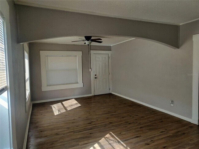 Building Photo - 426 E St