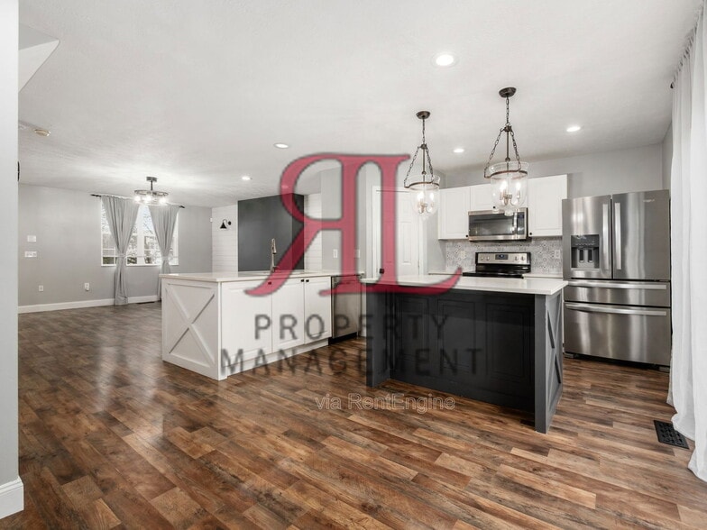 Building Photo - 6071 Phar Lap Dr