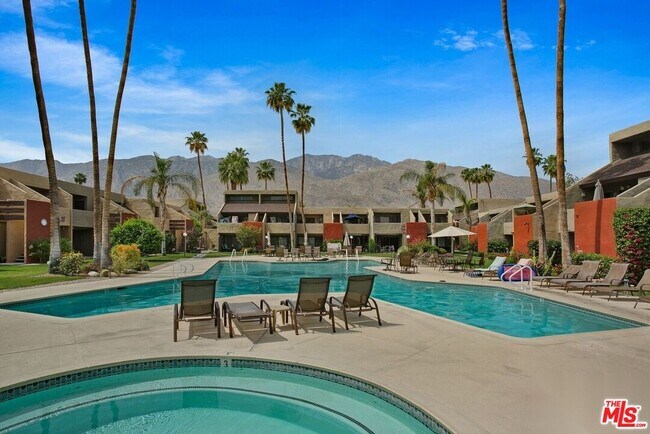 Building Photo - 1655 E Palm Canyon Dr