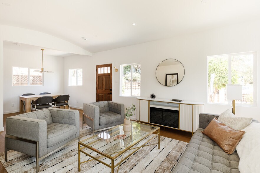 Building Photo - 4879 Hartwick St