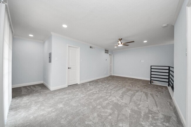 Building Photo - 3600 Jeanetta St