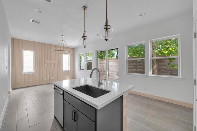 Building Photo - 9551 Neuens Rd