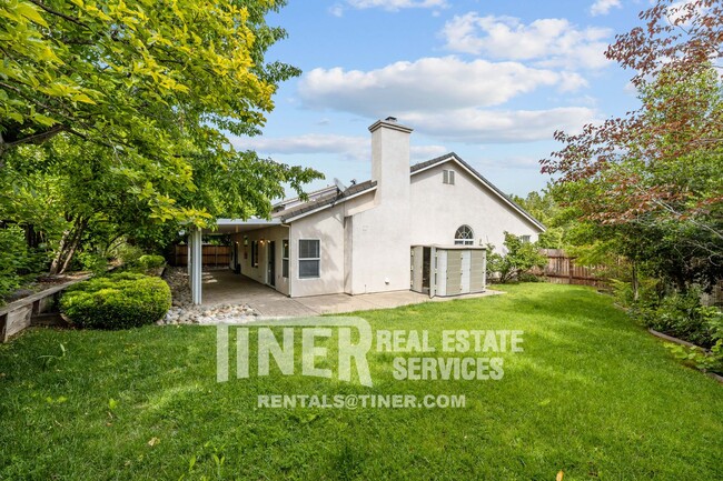 Building Photo - 51 Tulip Tree Cir