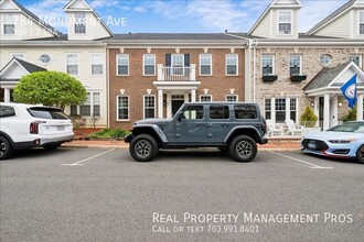 Building Photo - 784 Monument Ave