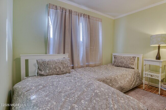 Building Photo - 26 Heck Ave