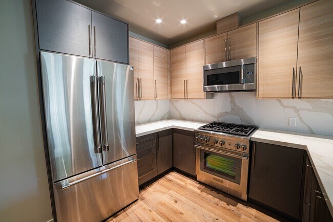 Building Photo - Rhine House Lofts