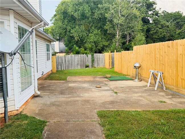 Building Photo - 154 Wynbrook Dr
