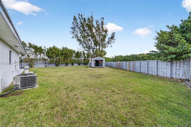 Building Photo - 11951 SW 120th Terrace