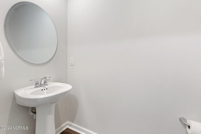 Building Photo - 3121 Lobelia Ln