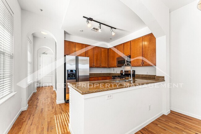 Building Photo - Stunning Condo in Denver with AC in a Grea...