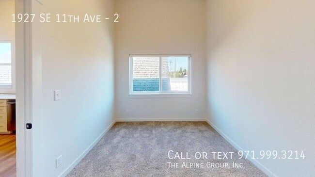 Building Photo - 1927 SE 11th Ave