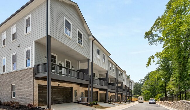 Building Photo - 3165 Dogwood Dr