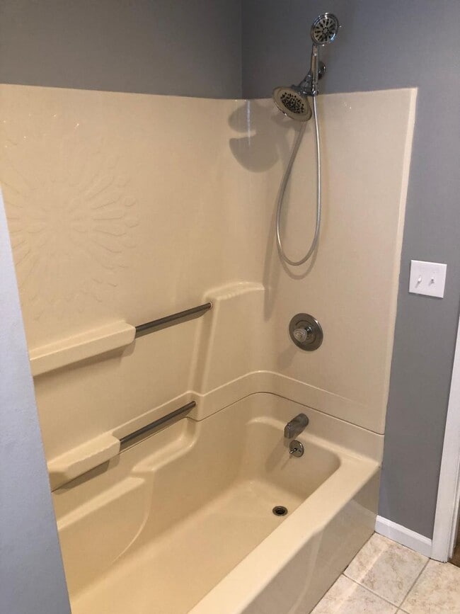 Building Photo - 3 bedroom 2 bath Home in Alburtis