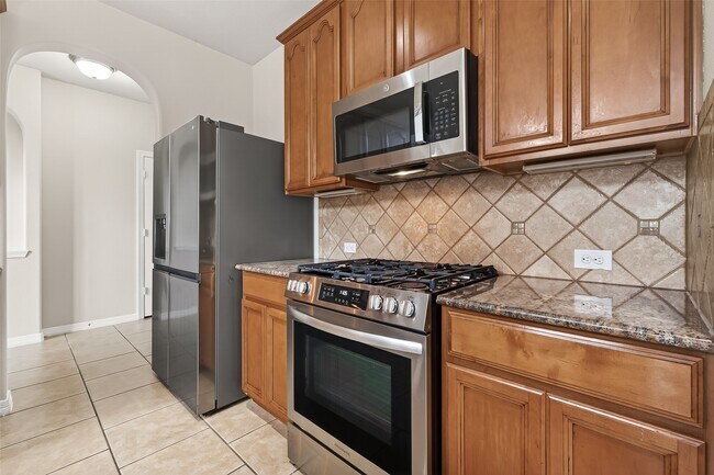 Building Photo - 24526 Avellino Ct