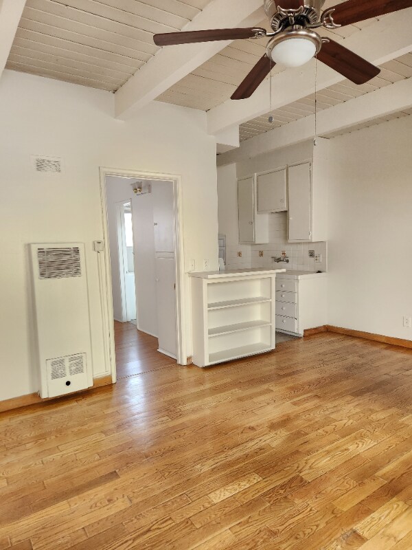 Building Photo - 1909 Beachwood Dr