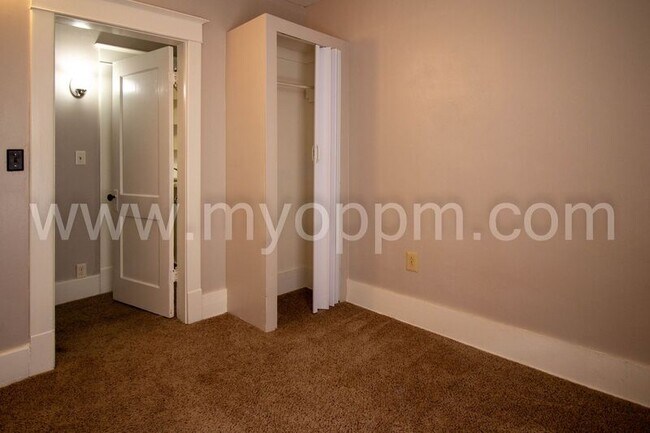 Building Photo - 1020 N 32nd St
