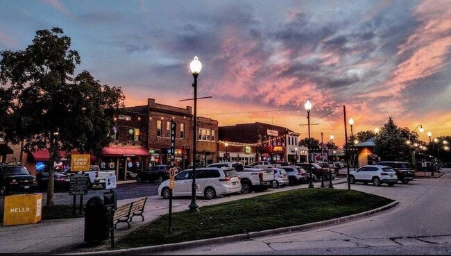 Building Photo - Wesley Dr - 200-210 West