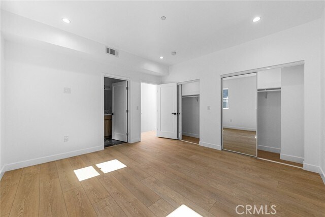 Building Photo - 1376 Edgecliffe Dr