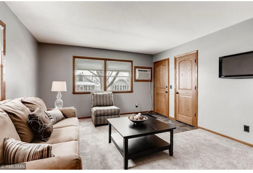 Building Photo - 136 7th Ave S