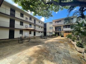 Building Photo - Ideal for students or faculty - 1 Bed 1 Ba...