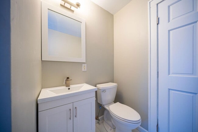 Building Photo - 73 E Markison Ave