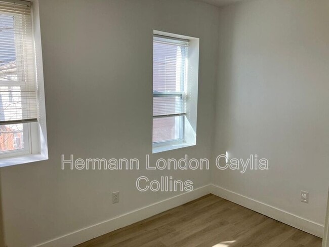 Building Photo - 5832-5834 Etzel Avenue