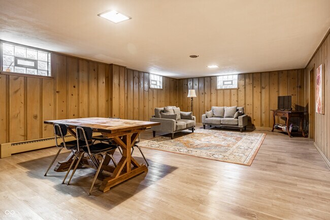 Building Photo - 8071 Allisonville Rd