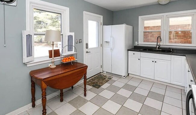 Building Photo - 201 Alcott Rd