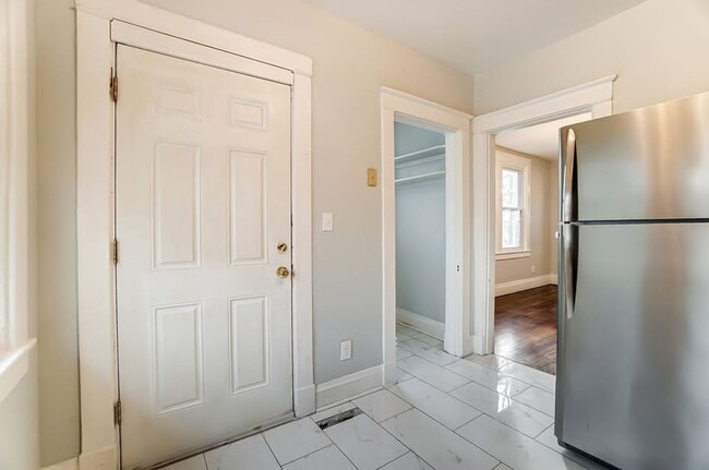 Building Photo - Great 2 Bedroom in Madisonville!