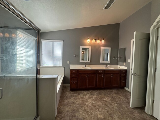 Building Photo - Beautiful home in Damonte Ranch Area