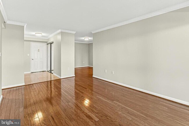 Building Photo - 2151 Jamieson Ave