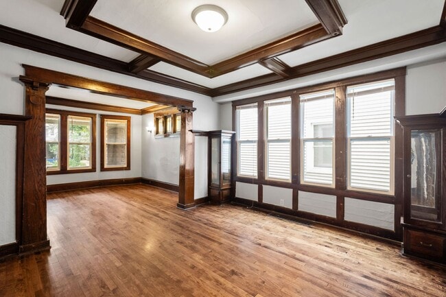 Building Photo - Murray house