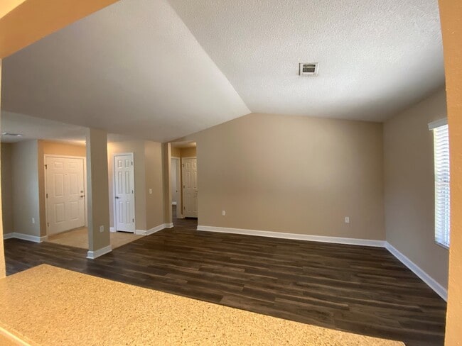 Building Photo - 32 Skystone Ct