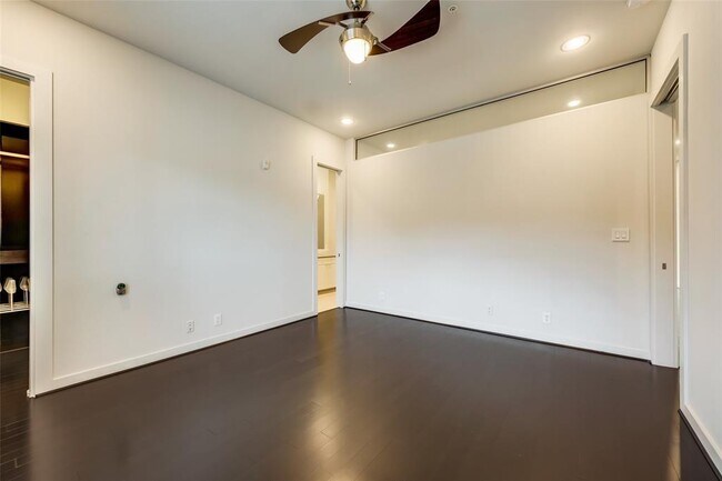 Building Photo - 207 Pierce St