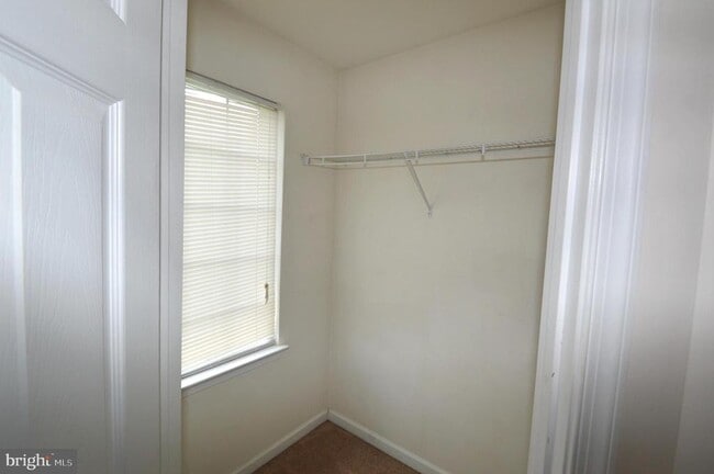 Building Photo - 42761 Hollingsworth Terrace