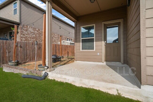 Building Photo - 3124 Half Moon Dr