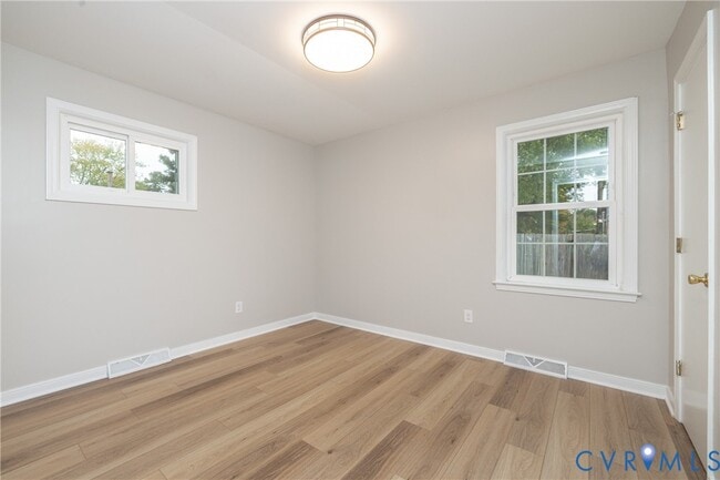 Building Photo - 609 Willomett Ave