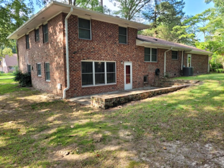 Building Photo - 312 Harvey Cir