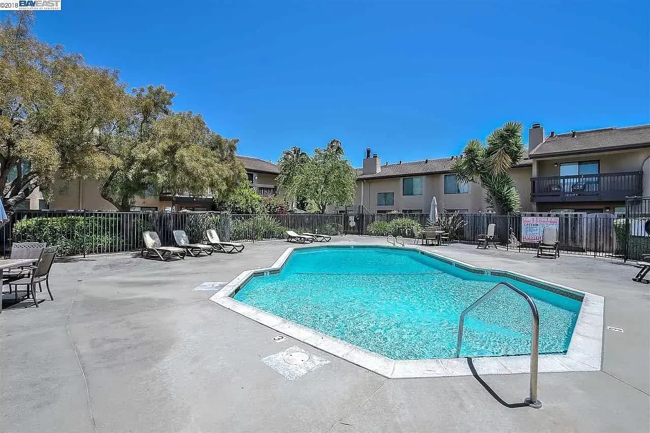 Swimming Pool - 38755 Crane Ter