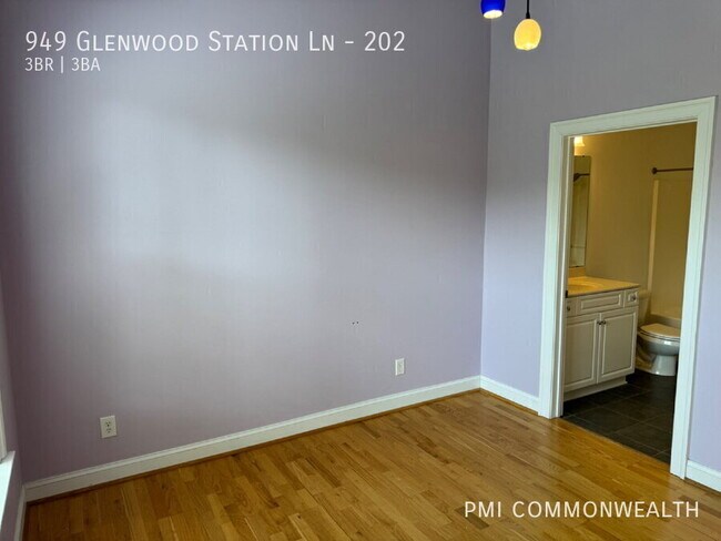 Building Photo - 949 Glenwood Station Ln