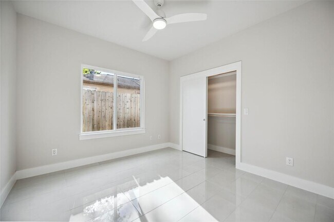 Building Photo - 5314 Suez St